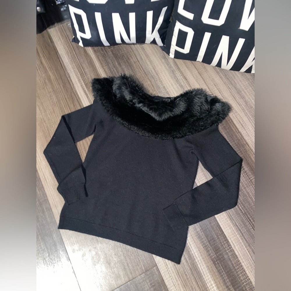 Anne Klein Black Sweater with Faux Fur Trim - Picture 4 of 9